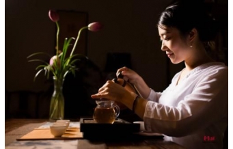 生活如一杯茶，時不時地品出生活的清香